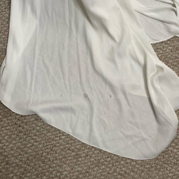 Carmen Marc Valvo C90042 Wedding Dress V Neck Size 6 - Picture 8 of 12